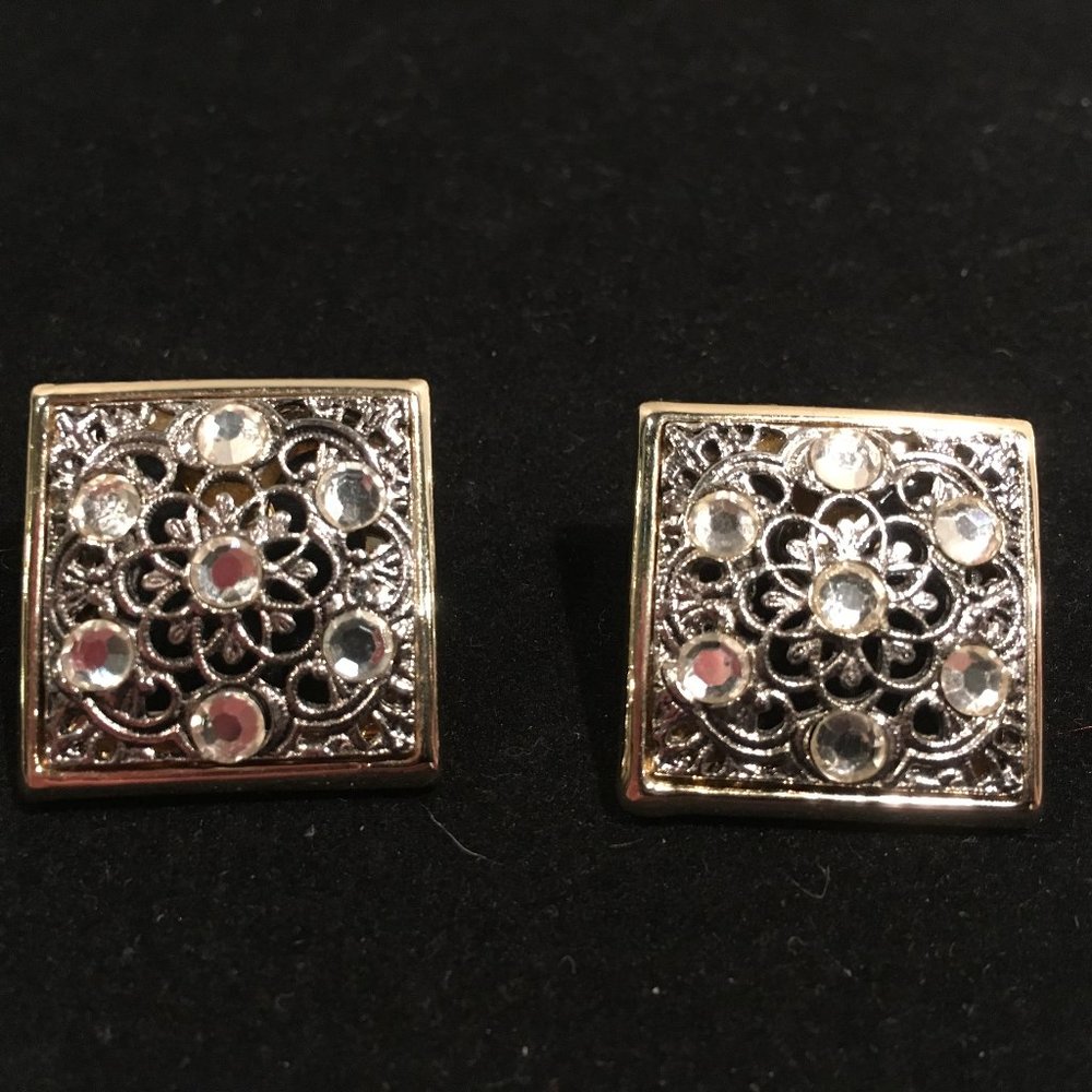 Square pierced earrings with filigree silver design & clear gemstones